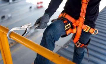 Working safely on roofs in 2 easy steps