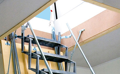 Gorter Roof hatch with scissor stair