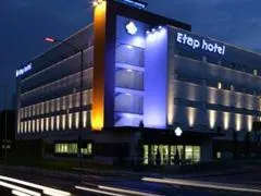 ETAP Hotel, Dachausstieg und Geschosstreppe