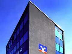Volksbank mit Bodenluken und Dachausstiegen