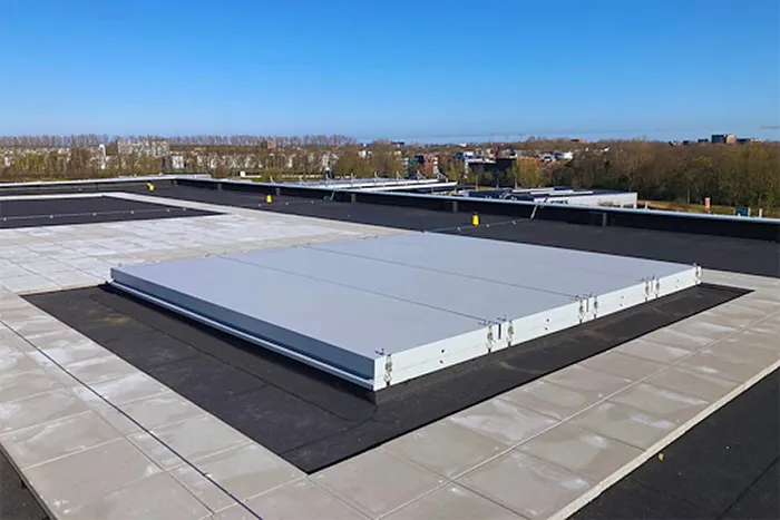 Duurzaam hijsluik voor techniekruimte