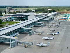 Flughafen Kiew, Dachausstiege